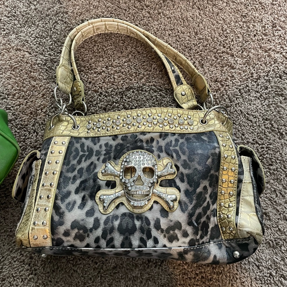 Purse. Has lots of pockets and will hold a lot